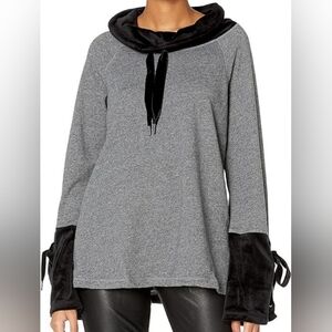 New W Tags Calvin Klein, bell sleeves top black and grey. Super Soft, So cute!!